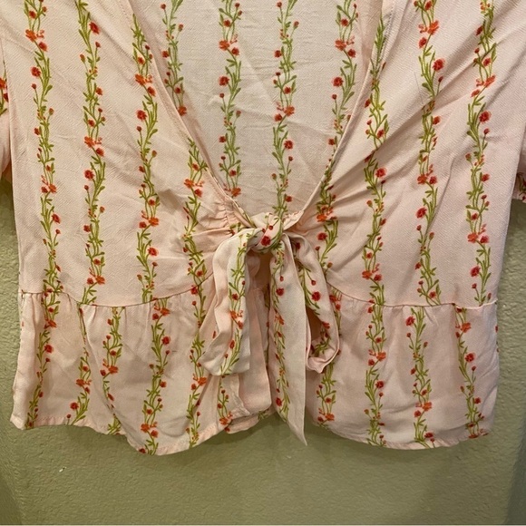 L.A. HEARTS Pink Floral Feminine Tie Front Cropped Top Size Xsmall - Picture 3 of 8